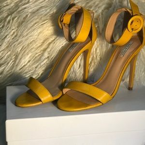 Tony Bianco mustered yellow Sandal